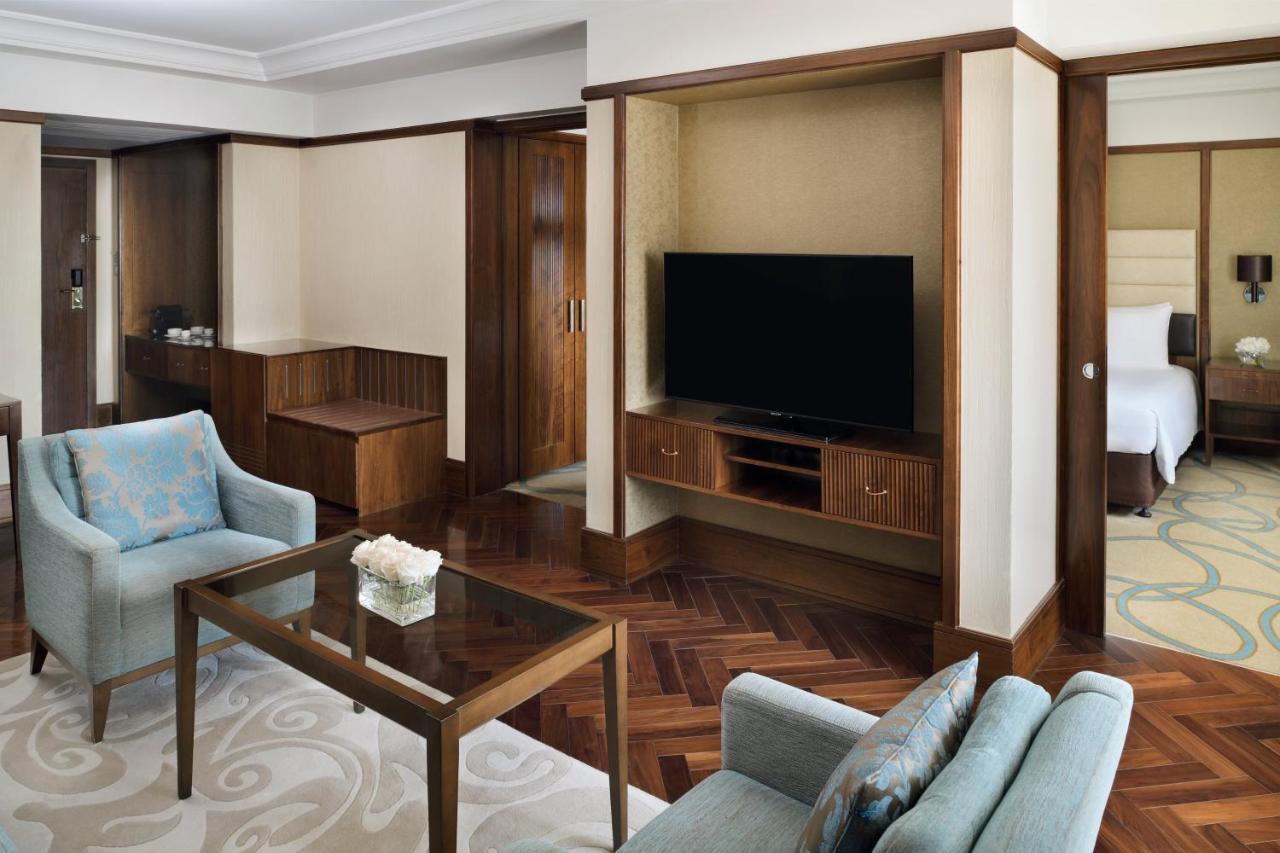 Intercontinental Bahrain, An Ihg Hotel Manama Exterior photo A suite at the hotel