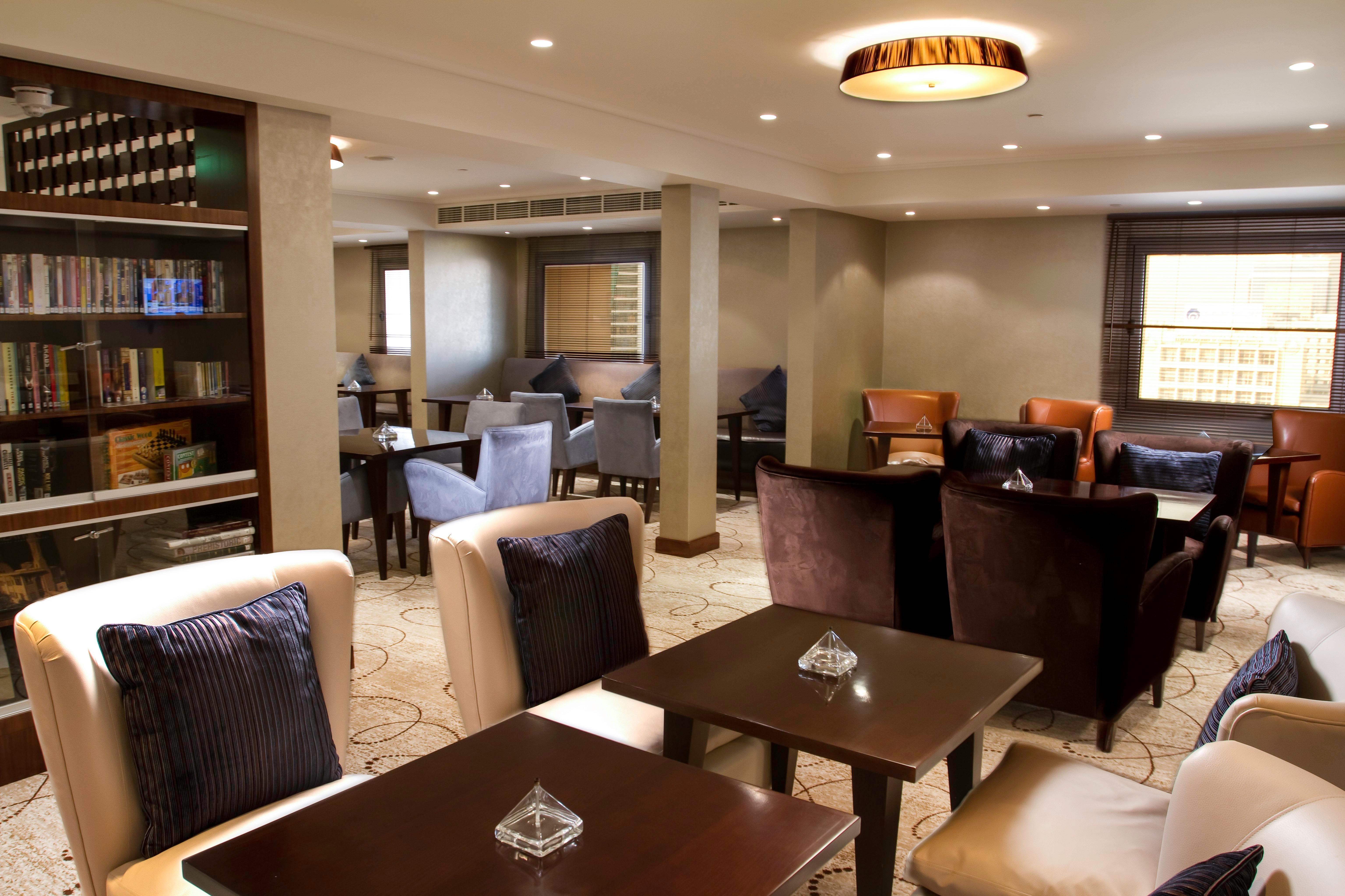 Intercontinental Bahrain, An Ihg Hotel Manama Exterior photo The Library at the Taj Mahal Palace