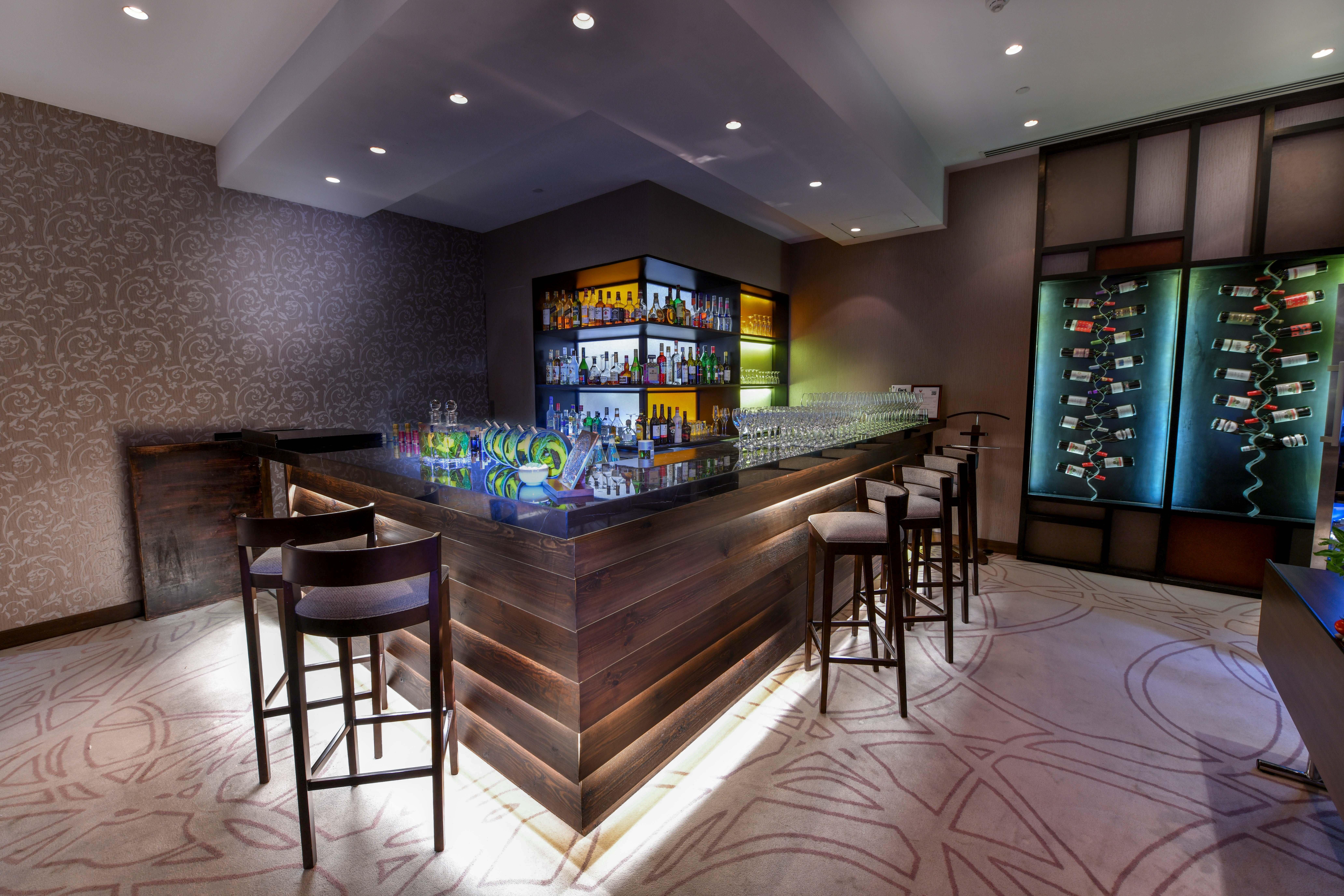 Intercontinental Bahrain, An Ihg Hotel Manama Exterior photo The bar at the lounge